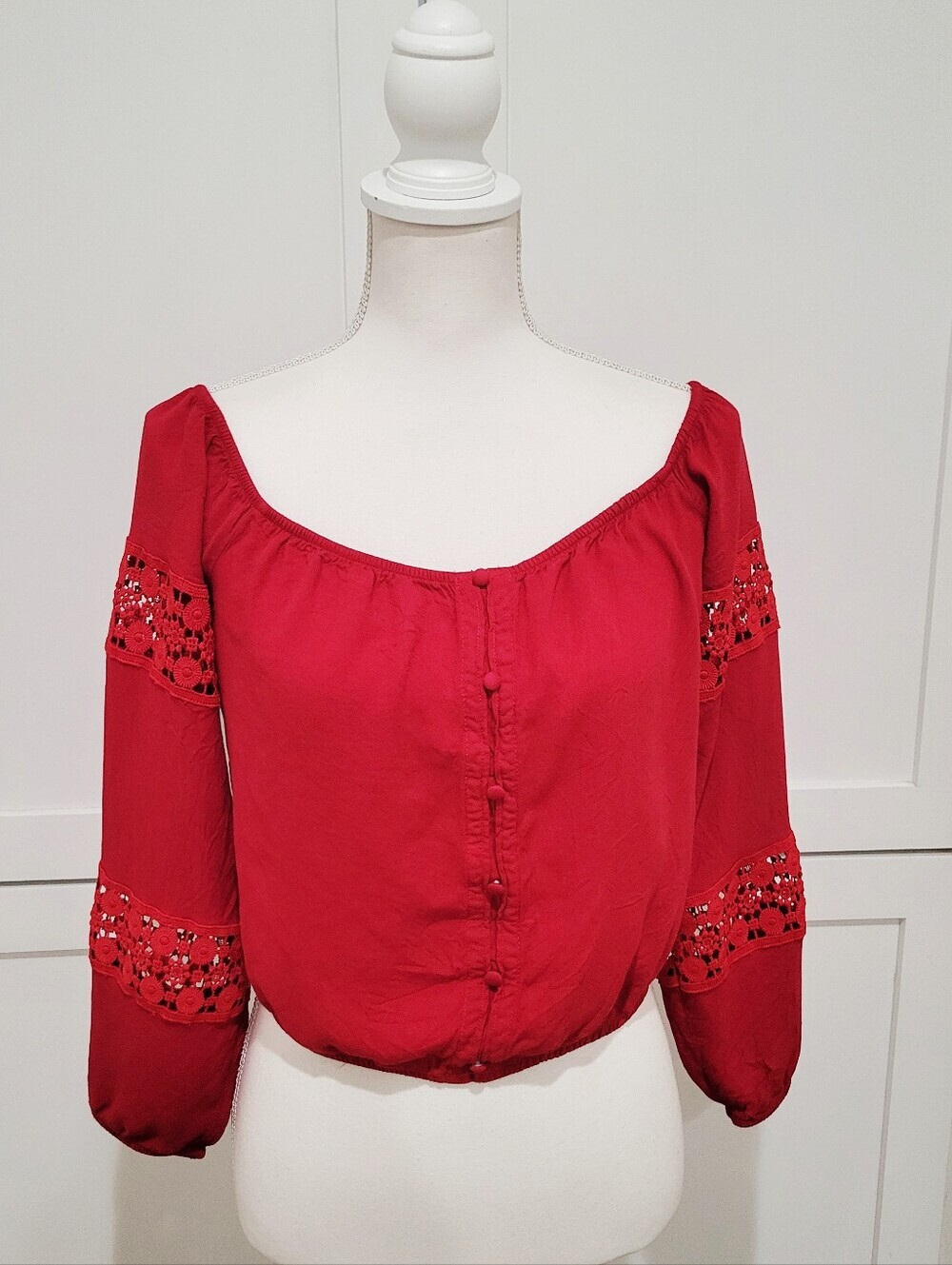 Guess Red Milkmaid Boho Peasant Top with Eyelet Lace Trimmed Sleeves | Large